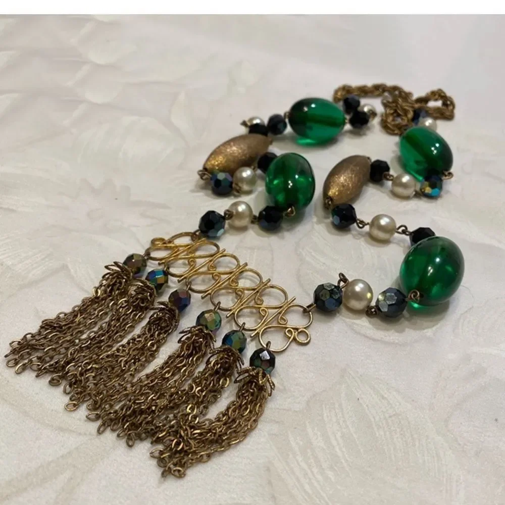Vintage Lucite And Glass Bead Lavaliere Tassle Necklace